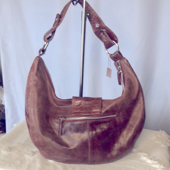 IRIS TYLER cognac brown distressed genuine leather shoulder handbag. - Picture 6 of 15